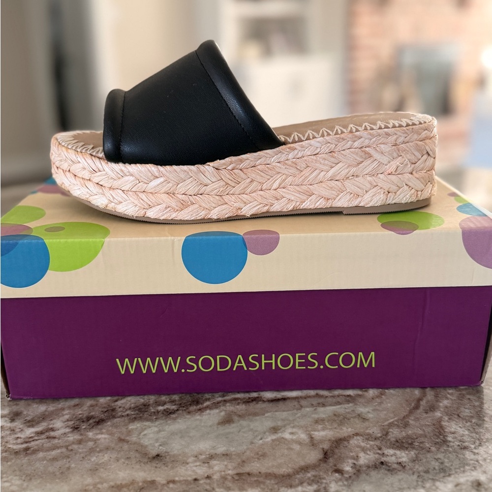 NEW Soda Black Espadrille Platform Slides